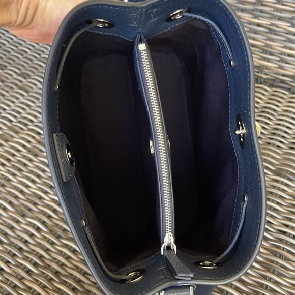 Kate Spade Marti Large Bucket Bag Even Stripe Blazer Blue - Picture 8 of 16